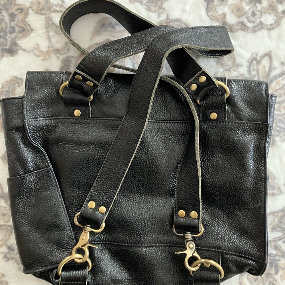 Vere Verto Black Backpack with Durable Italian Pebbled Leather and Gold Hardware - Picture 12 of 15